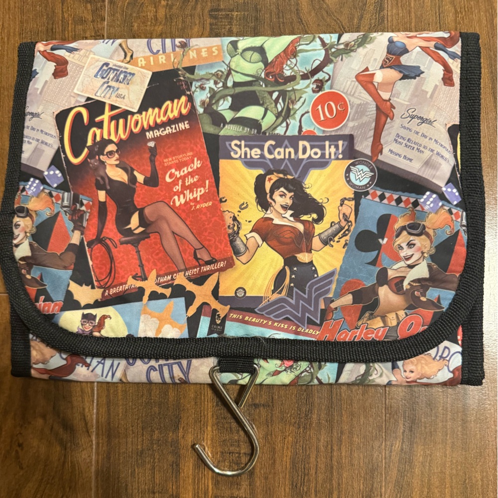 DC Comics Bombshells traveling toiletry case bag